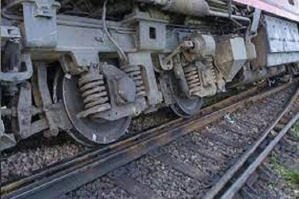 Freight train derailed at Mananwala railway station, Amritsar-New Delhi railway line completely stopped