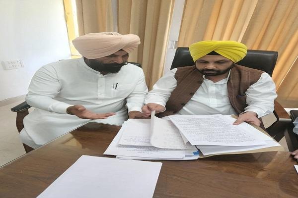 Power Minister Harbhajan Singh ETO on the issue of electricity bills. Special appointment with