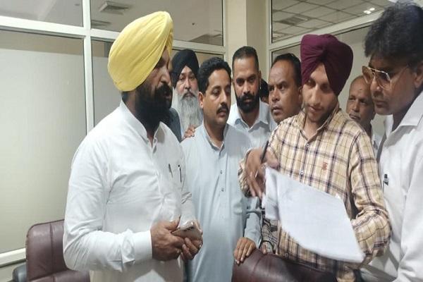 MLA Kulwant Singh Sidhu raids Sub Tehsil Gill