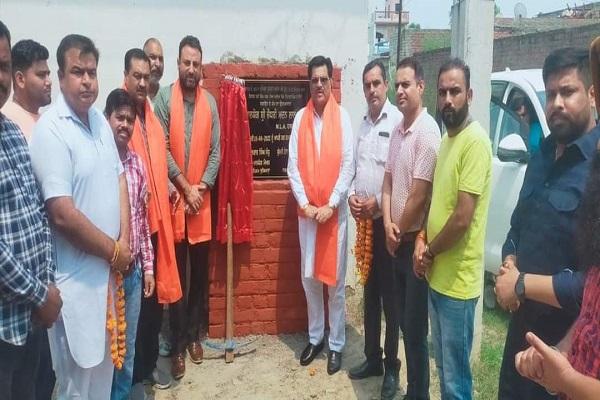 Inauguration of road construction works in Ward No. 93