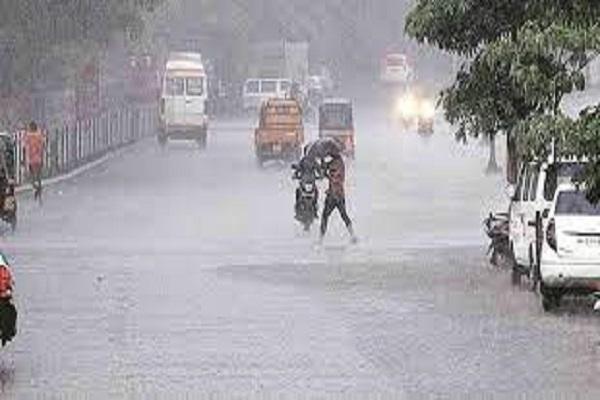 Monsoon knocks in Punjab, heavy rains expected in many districts today