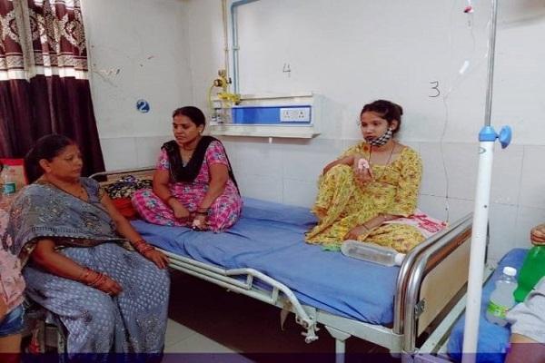 Lack of beds in the labor room of Ludhiana Civil Hospital, two patients on one bed and newborns