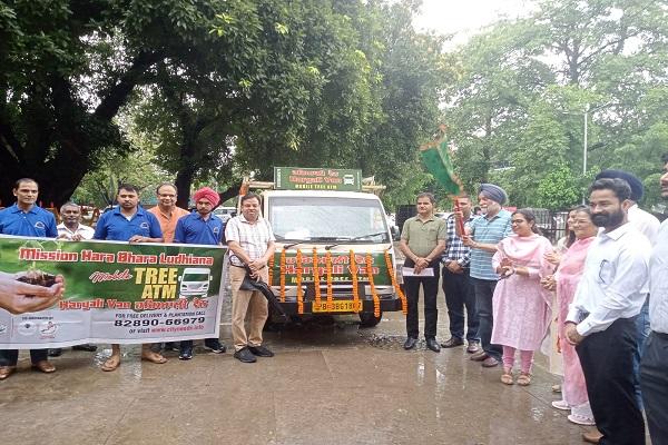 Mission Hara Bhara Ludhiana: The deputy commissioner flagged off the green van
