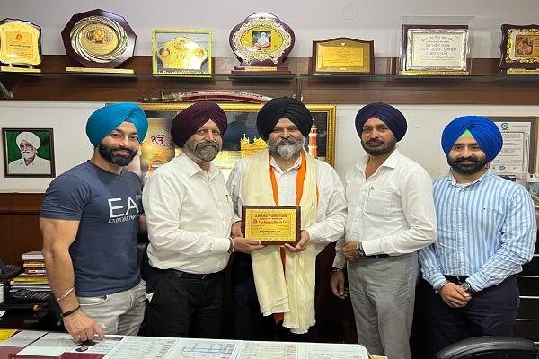 All India Ramgarhia Vishwakarma Federation honored Gurmeet Singh Kular