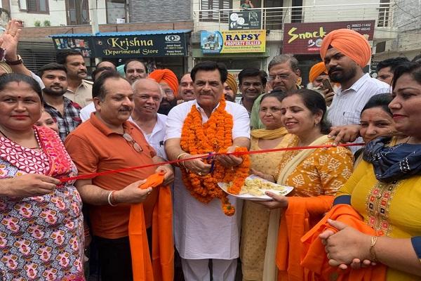 MLA Madan Lal Bagga inaugurates construction of new roads in Juhi Enclave