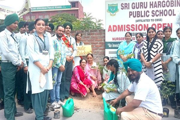 'Forest Mahautsav Day' celebrated in Sri Guru Hargobind Public School