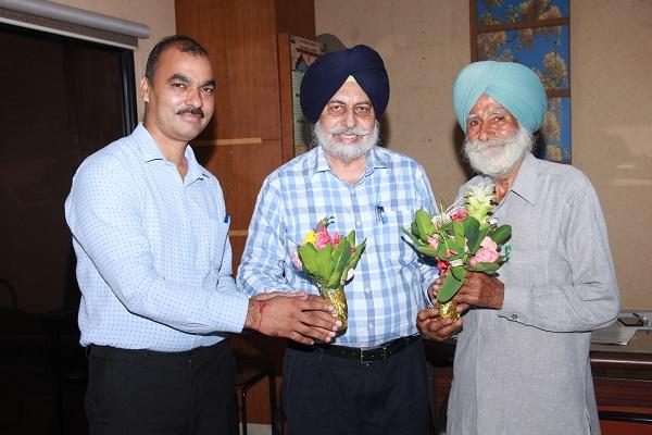 Progressive farmers of Punjab Mahendra Singh Dosanjh P.A.U. Meet the Vice Chancellor