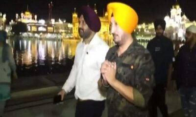 Nikku bowed to Sri Harmandir Sahib along with his family and asked for forgiveness