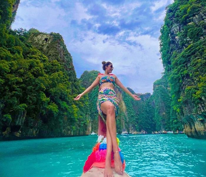 Hina Khan enjoying nature in Thailand, posing boldly in mini skirt