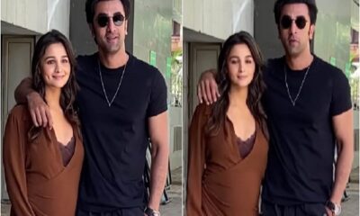 Alia Bhatt flaunts 'baby bump' for the first time, strikes a cute pose with Ranbir Kapoor