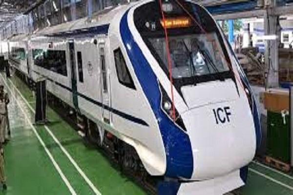 The trial of the new version of Vande Bharat Express started in Chandigarh, the train ran on the track at a speed of 115 km.