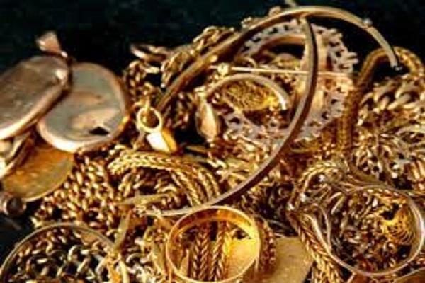 Thieves looted gold worth 20 lakhs from the shop in the middle of the night