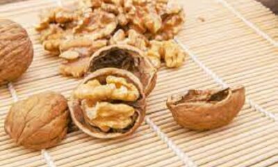 From wrinkles to blemishes, walnuts deliver these 4 benefits to the skin