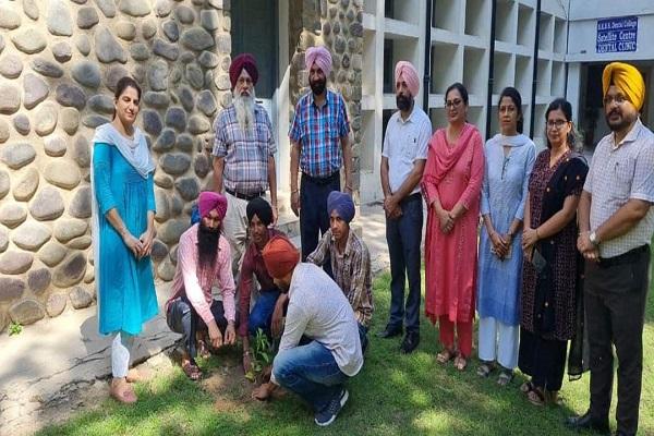 The 75th year of independence was celebrated in Guru Hargobind Khalsa College