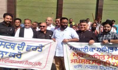Under 'Mera Shahr Mera Manam Special Cleanliness Abhiyan', a cleanup campaign was conducted in Constituency West