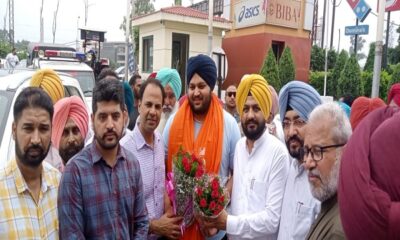 Commonwealth Games bronze medalist Gurdeep Singh received a warm welcome on his arrival in Khanna