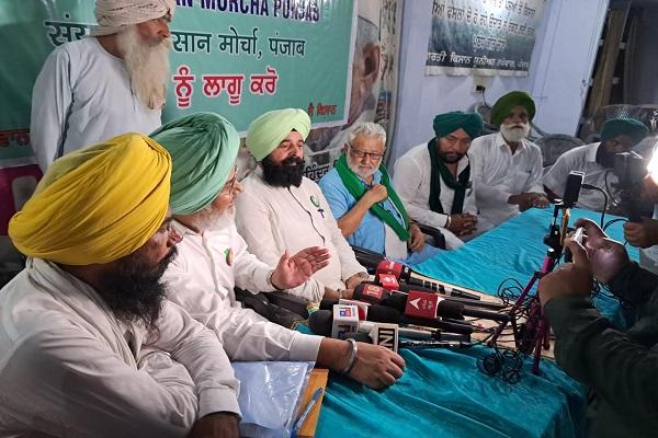 Large groups of farmers from Punjab will stage a 75-hour dharna in Lakhimpur Khiri on the invitation of SKM.