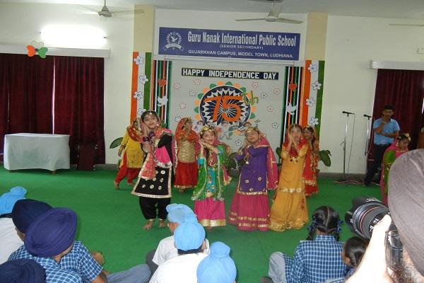 Students of Guru Nanak International School celebrated Independence Day with enthusiasm