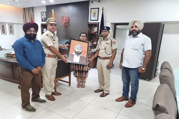 DC And Police Commissioner released Paramjit Pam's song 'Shaheed Udham Singh'