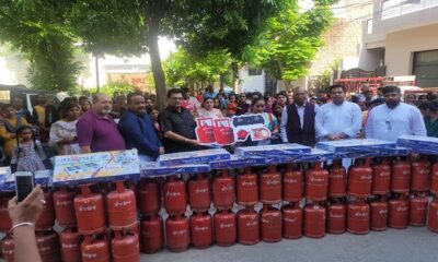 Free gas connection distributed to 250 needy families under Ujjwal Yojana