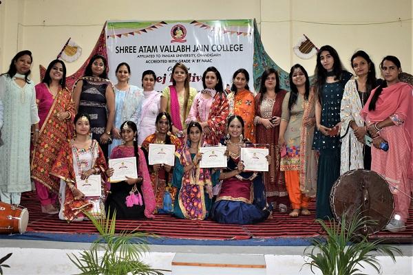 The traditional festival of Teej was celebrated in Sri Atam Vallabh Jain College
