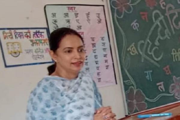 'Hindi Day' celebrated at Pratap College of Education