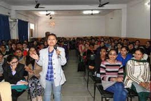 Organized 'Hindi Day' at Master Tara Singh College for Women