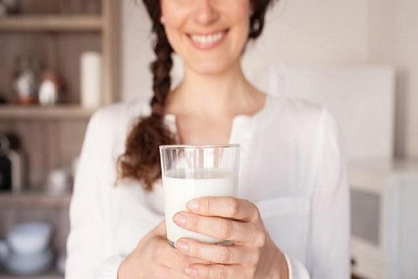 Drink only these 2 things mixed with milk, there will be many health benefits