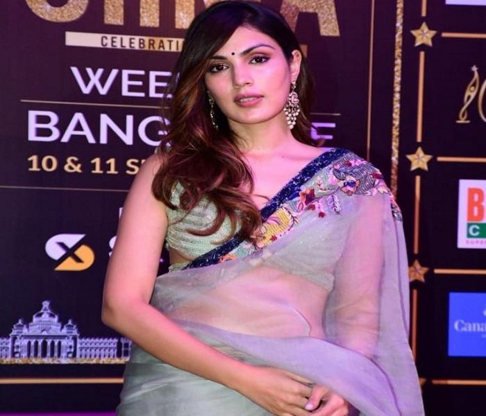 Riya Chakraborty showed her beauty at the SIIMA Awards, she looked amazing in a green saree