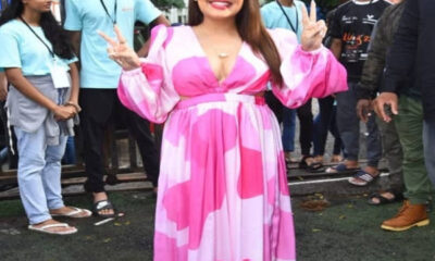Neha Kakkar appeared in a bold style, posing on the streets of Mumbai in a pink gown