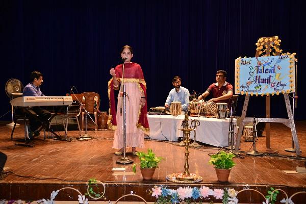 Inter-class musical competition Talent Hunt organized in Khalsa College