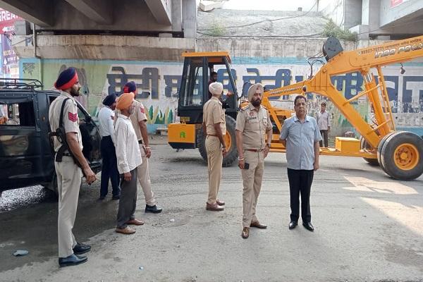 Illegal encroachments removed from public roads in Jagraon