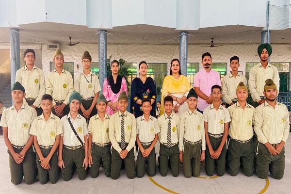 DGSG Public School won gold and silver medals
