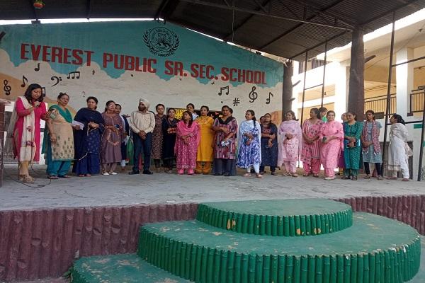 'Teacher's Day' was celebrated with great enthusiasm at Everest Public School