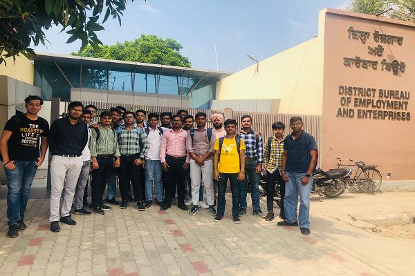 Students of Arya College visited DBEE
