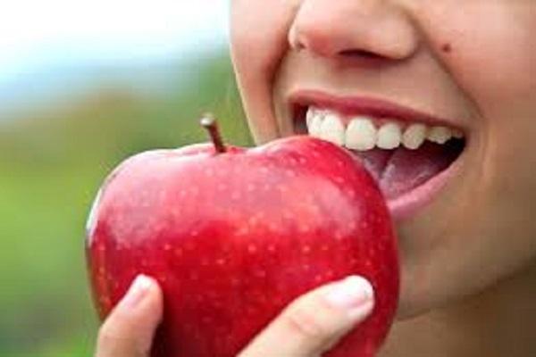 Eating fruits is good but don't eat like this, know what Ayurveda says