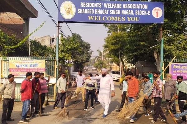 Cleanliness campaign launched by former councilor Dhaliwal - Stalled development work will begin