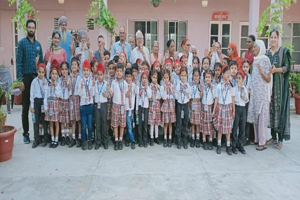 Students of BCM Arya School visited the old age home