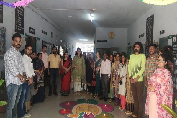Deep Utsav Program organized by Hindi Department of SCD Government College