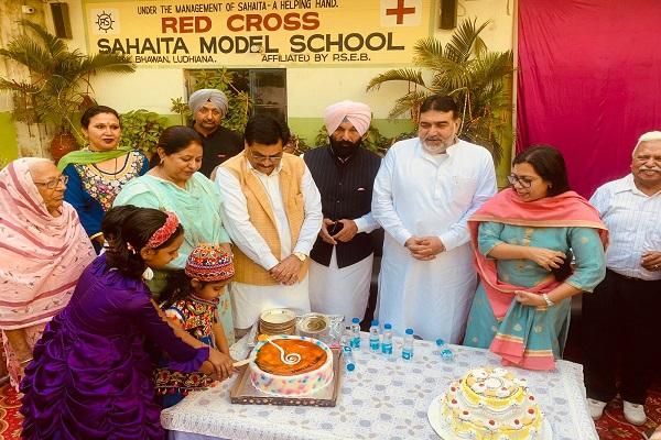 The Deputy Commissioner and MLAs celebrated Diwali with the children of the orphanage