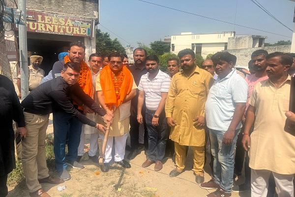 MLA Bagga inaugurated the sewerage works in ward number 93