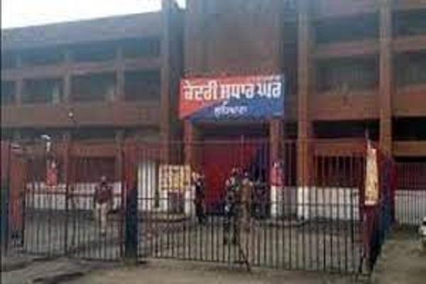 In Ludhiana Central Jail, police found 85 cigarettes, 4 mobile phones were recovered