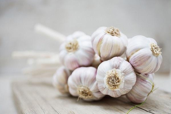 Eat raw or drink the juice, garlic has these benefits for the body