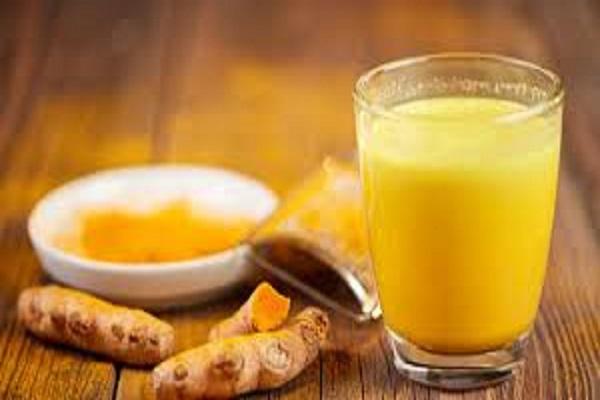 Drinking turmeric milk in the cold will keep the body healthy! Know its advantages and disadvantages