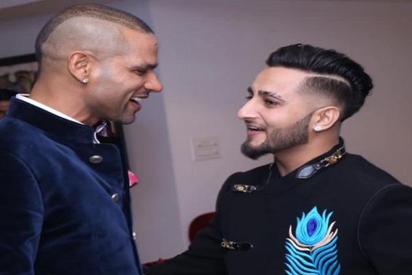 Khan Saab threw a party at the house of which big celebrity? Shared pictures with Shikhar Dhawan