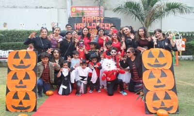 Small artists showed double enthusiasm in Halloween activity