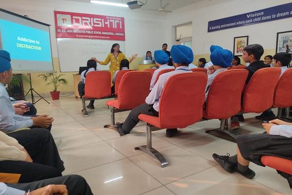 A workshop on 'Aspirers of Wisdom' was conducted in Drishti Public School