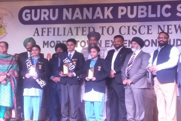 Annual prize distribution function organized at Guru Nanak Public School