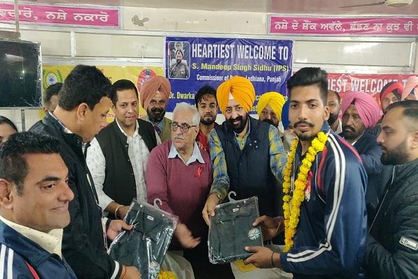 National level hurling teams were honored at Kotnis Hospital