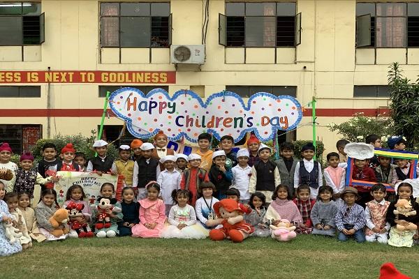 Children's day organized for small children in Spring Dale School